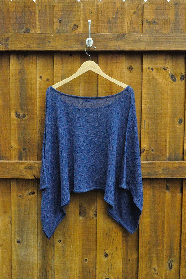 Waves Poncho in Noche